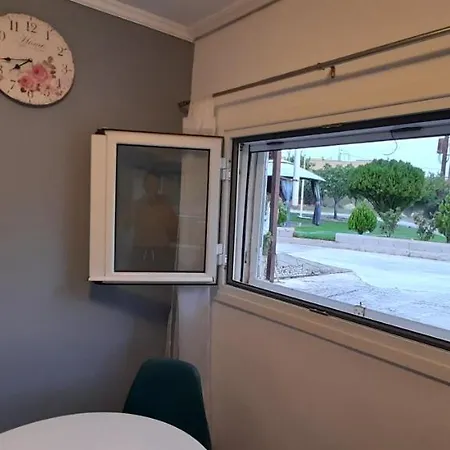 Isthmus Cuddly Nest Apartment Isthmia Exterior photo