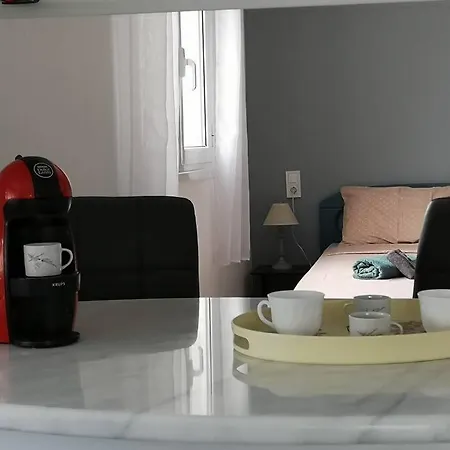 Isthmus Cuddly Nest Apartment Isthmia Exterior photo